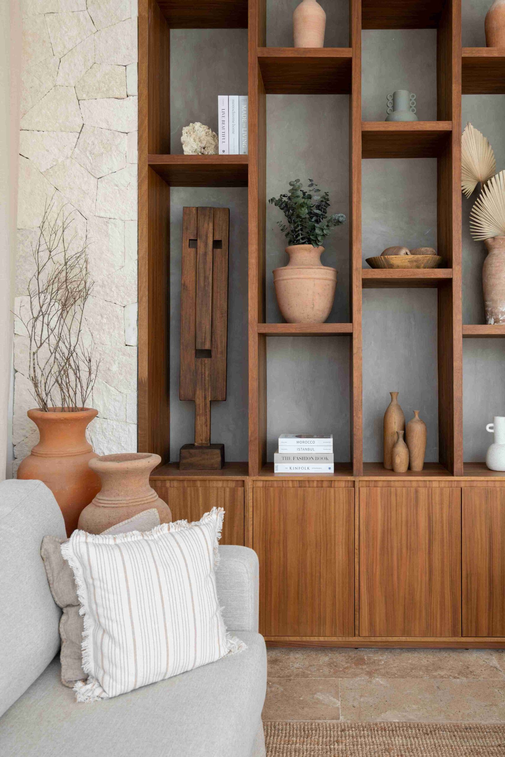 villaaqualivingroom 20 11zon
